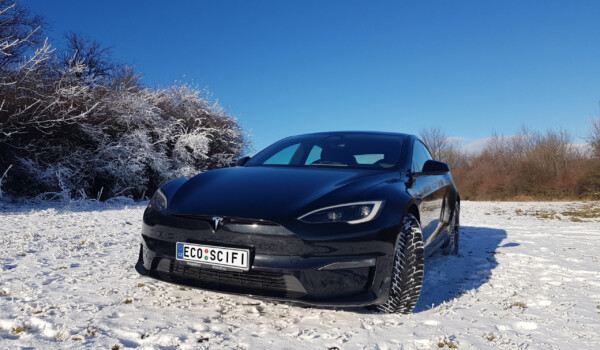 5 důvodů, proč je zážitková jízda Teslou S Plaid perfektním dárkem