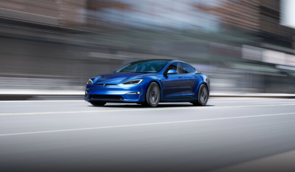 Tesla zrychlení z 0 na 100